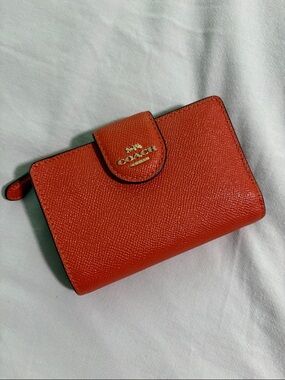 Coach Crossgrain Leather Medium Corner Zip Wallet Style